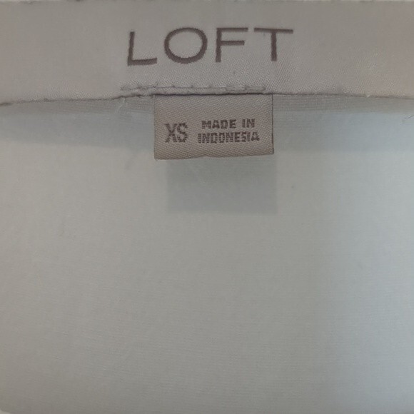 LOFT Cream Ruffle Sleeve Gold Button Detail Blouse XS - Picture 5 of 9